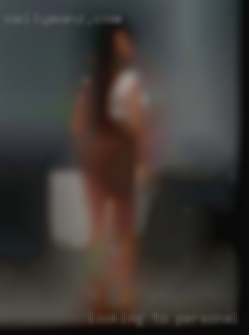 Looking personal ad for threesome to meet other couples.